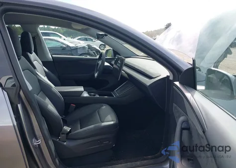 2026 Tesla Model Y Long Range Dual Motor All-Wheel Drive/Long Range Launch Series из США, поврежденный, VIN 7SAYGDEE1TF326764